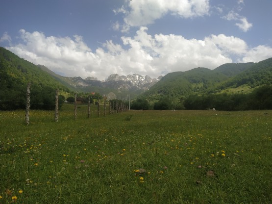 Bujtina Ne Lepushe Bjeshket E Kelmendit, Ujvara e Lepushës, Shpella dhe Ujvara e Koprrishtit Lepushe, Hiking në Majën e Vajushës Lepushe 2058 m